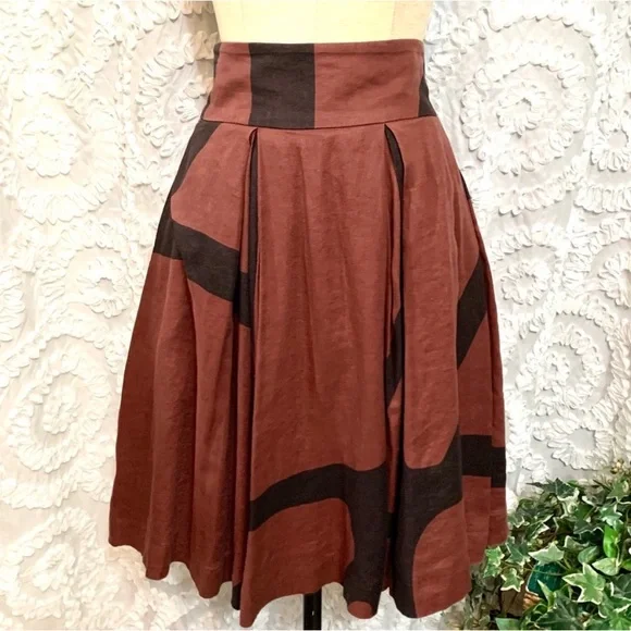 BANANA REPUBLIC fit and flare skirt in rust brown w/black graphic design- 6 - Picture 3 of 11